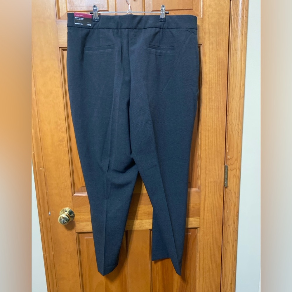 NWT Investment Plus Size the 5TH AVE Fit Straight Leg Pants - Picture 4 of 4